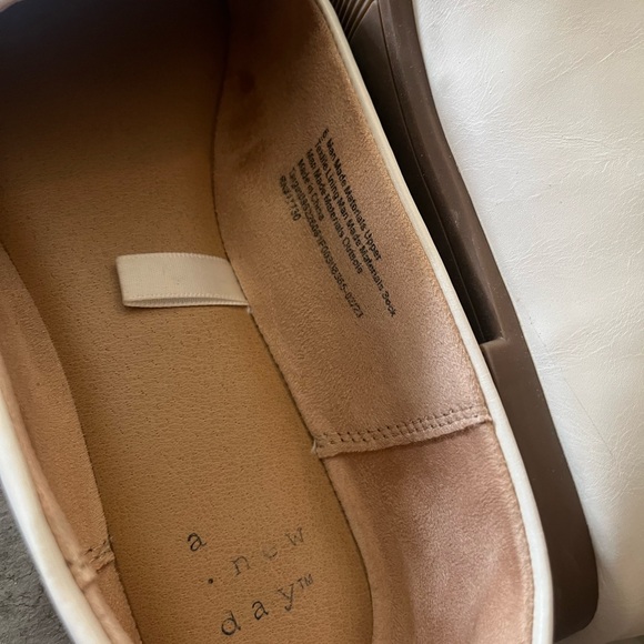 White Pointed Flats - Picture 3 of 3